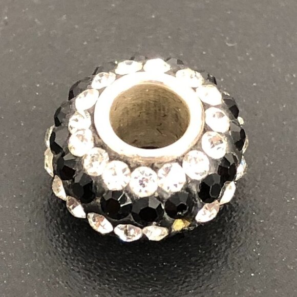 Bracelet Charm black and white zirconia studded round charm - Picture 2 of 12